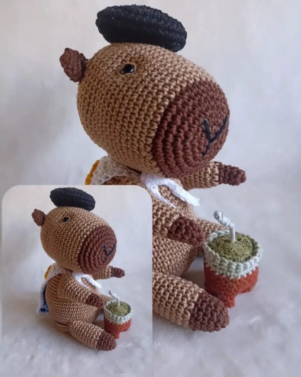 Capybara uruguayo con boina mate y bandera - Imagen 4